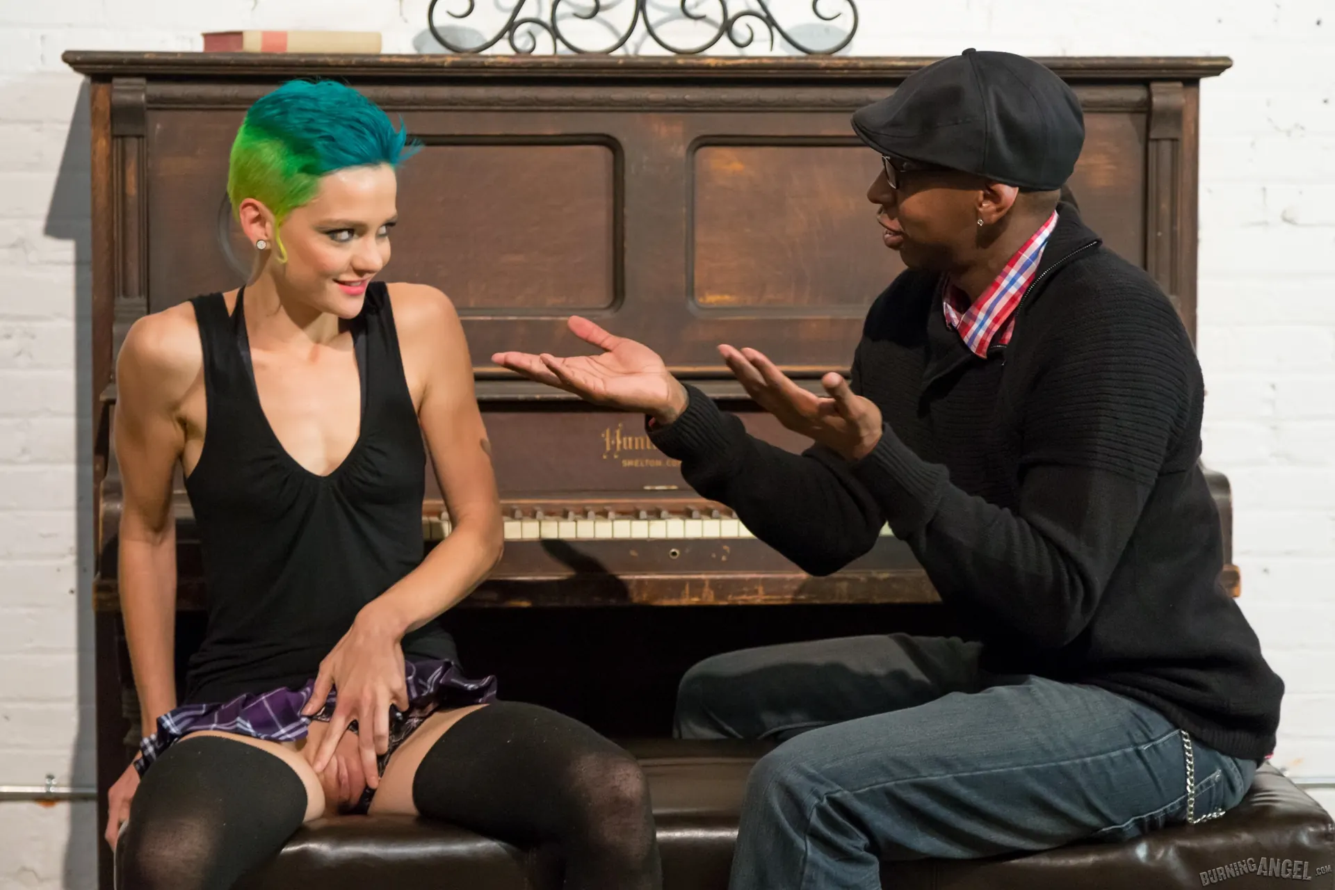 Burning Angel 'Use Your Fingers' starring Cassie Ryder (Photo 3)