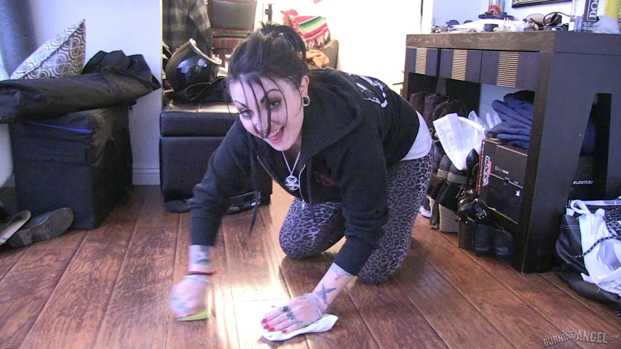 Burning Angel 'BTS Episode 82' starring Draven Star (Photo 12)