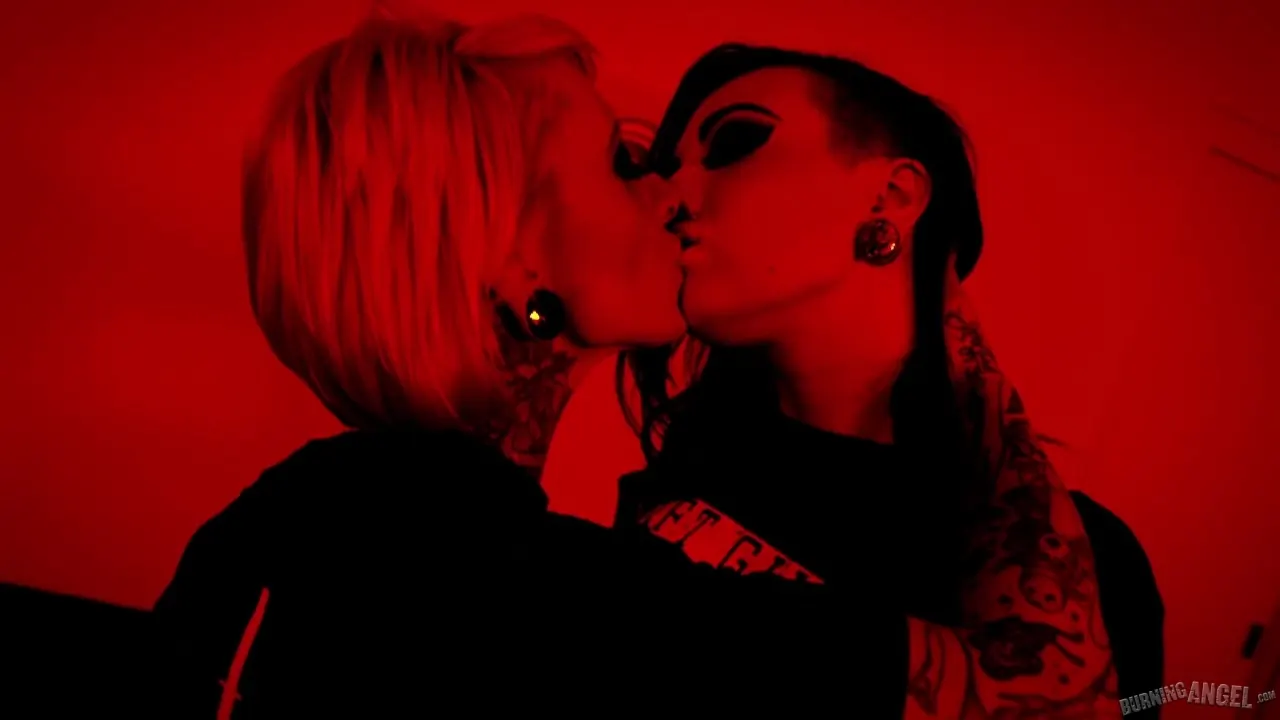 Burning Angel 'Gift Giver - Hell Hound' starring Jessie Lee (Photo 2)