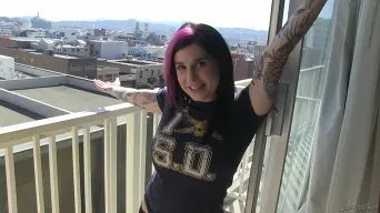 Joanna Angel 在 'Balcony Solo!'