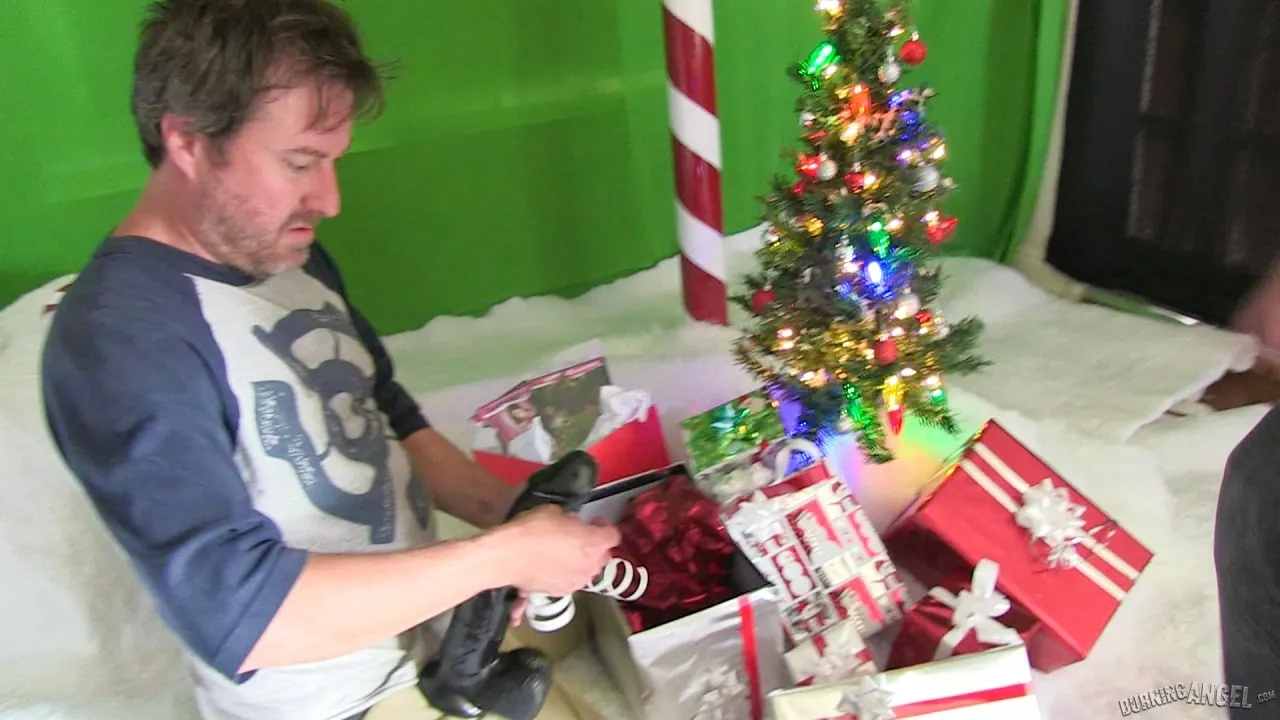 Burning Angel 'BTS Episode 77' starring Joanna Angel (Photo 2)