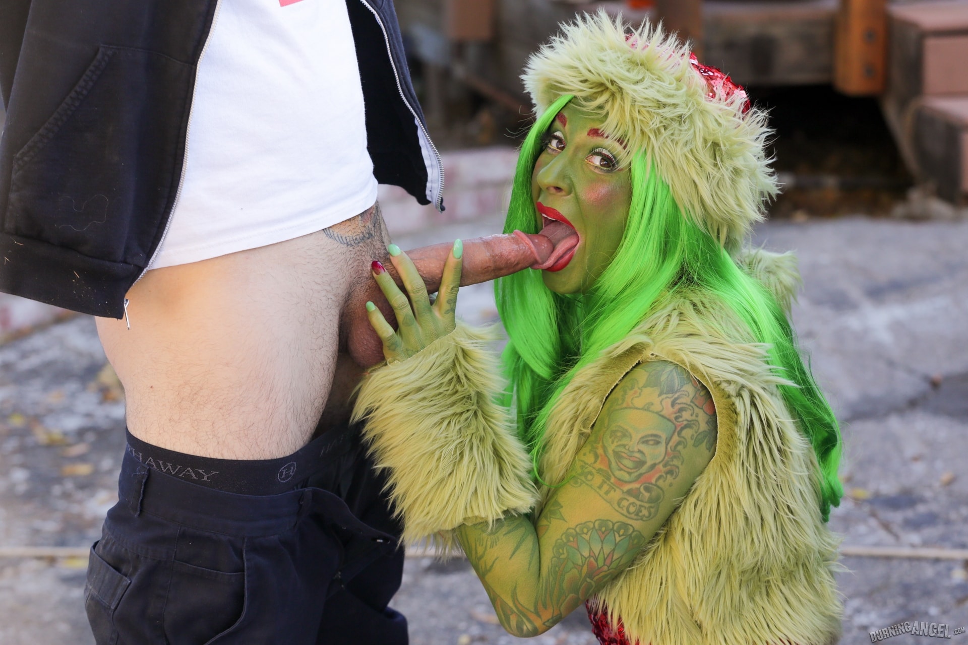 Burning Angel 'How The Grinch Gaped Christmas - Chapter 4' starring Joanna Angel (Photo 5)