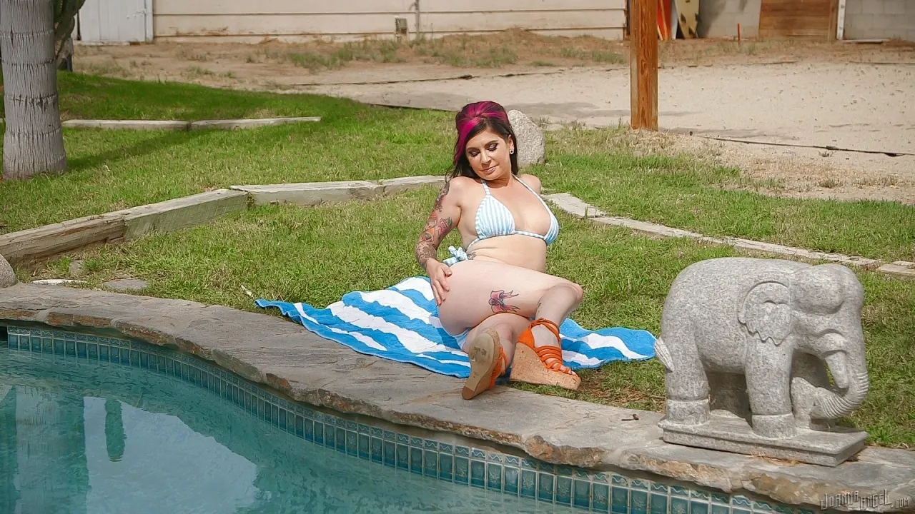 Burning Angel 'Sharkbait!' starring Joanna Angel (Photo 2)