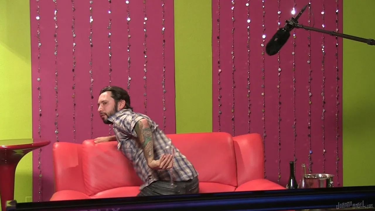 Burning Angel 'BTS Episode 38' starring Kelly Chaos (Photo 4)