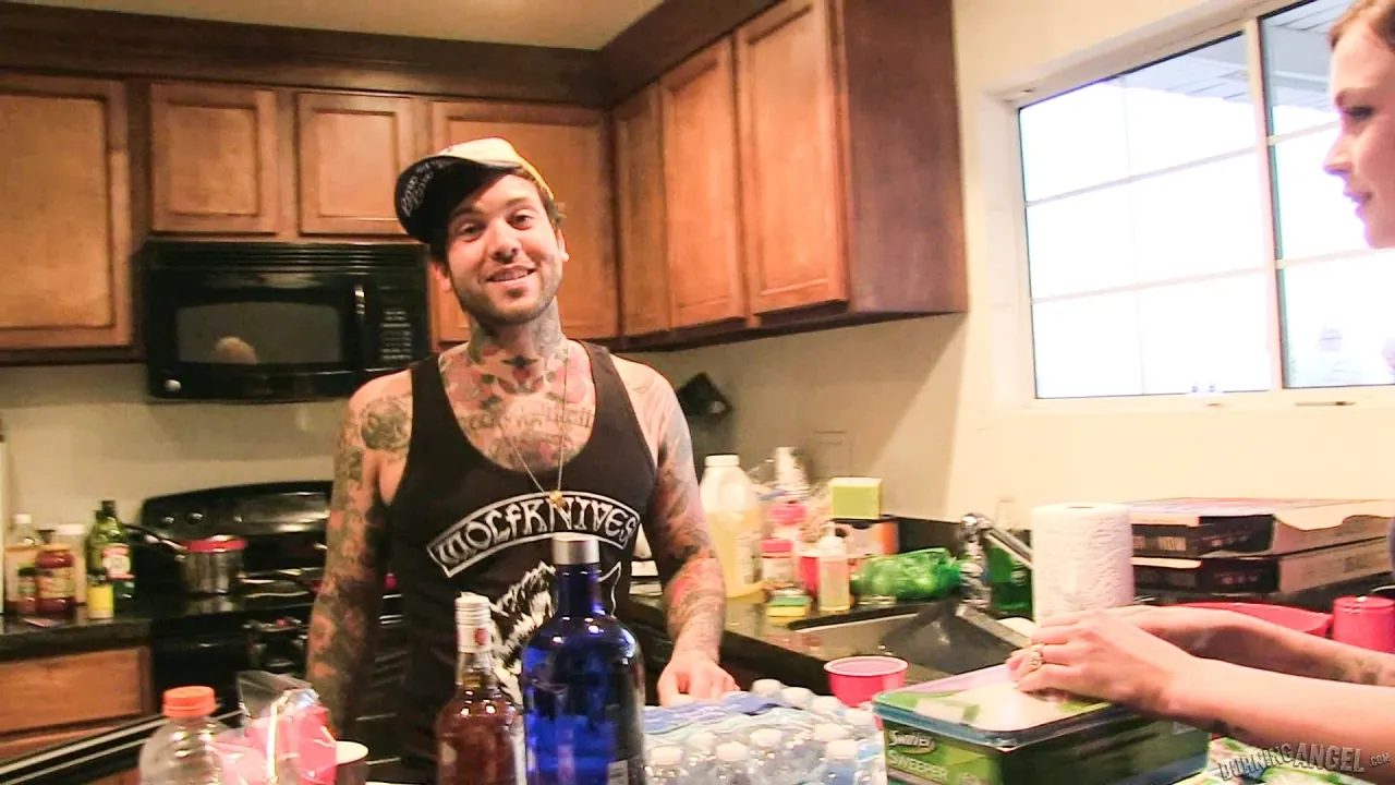 Burning Angel 'BTS Episode 63' starring Larkin Love (Photo 5)