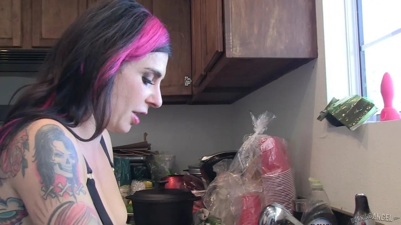 Burning Angel 'BTS Episode 61' starring Lily Lane (Photo 13)