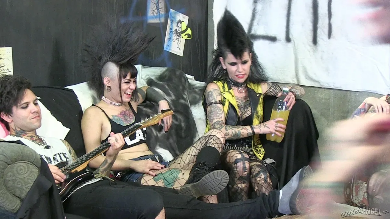 Burning Angel 'BTS Episode 70' starring Rizzo Ford (Photo 3)