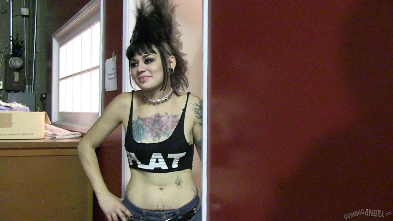 Burning Angel 'BTS Episode 71' starring Rizzo Ford (Photo 3)